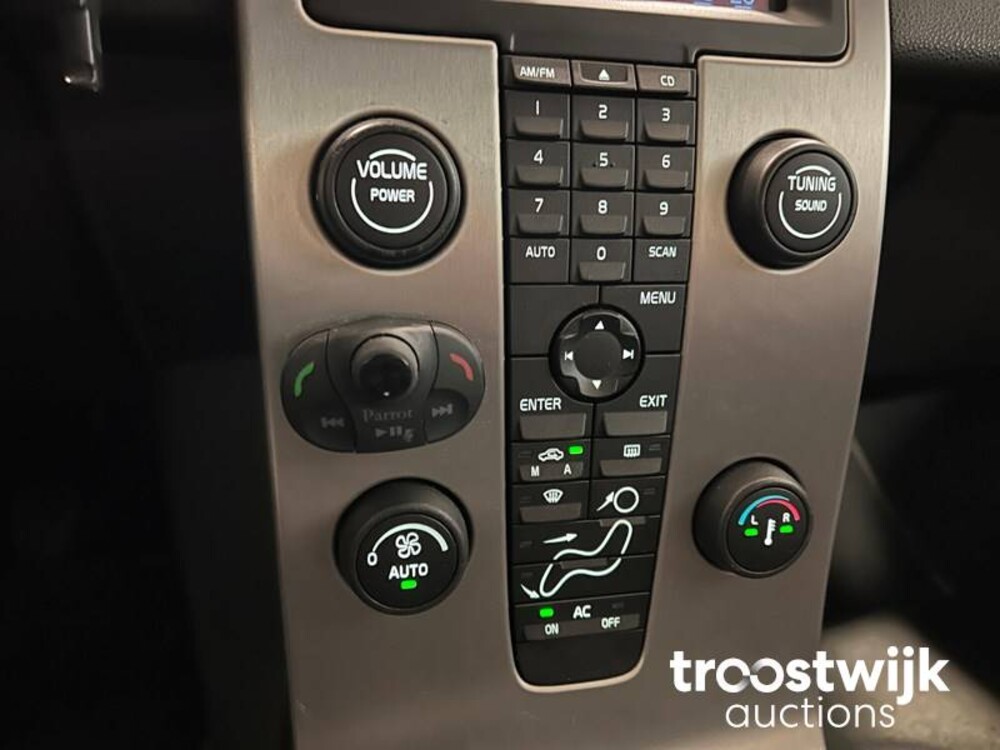 Volvo V50 2.4 Momentum Car