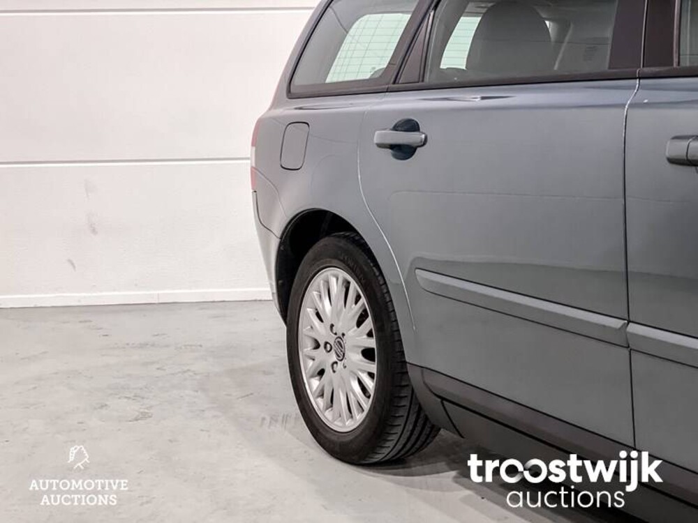 Volvo V50 2.4 Momentum Car