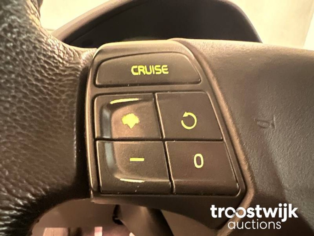 Volvo V50 2.4 Momentum Car