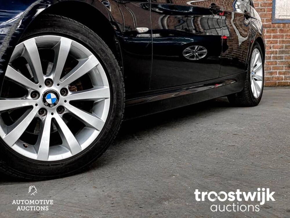 BMW 316i Touring Business Line 3-serie 122pk 2010, 95-KPP-3