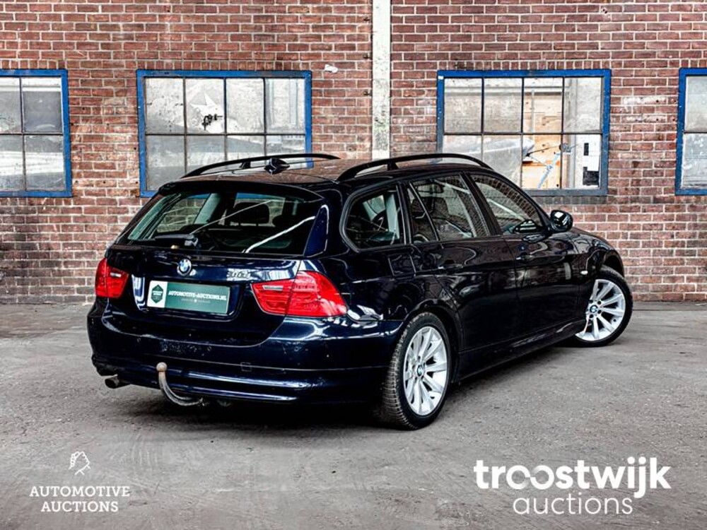 BMW 316i Touring Business Line 3-serie 122pk 2010, 95-KPP-3