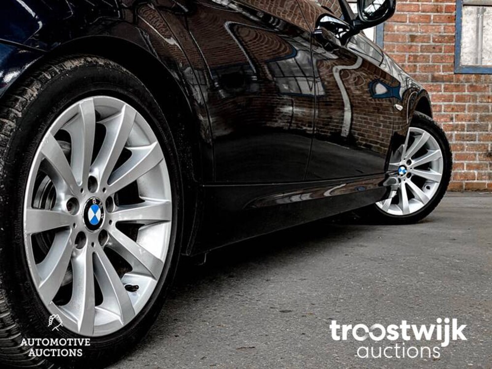 BMW 316i Touring Business Line 3-serie 122pk 2010, 95-KPP-3