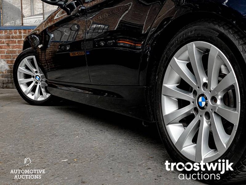 BMW 316i Touring Business Line 3-serie 122pk 2010, 95-KPP-3