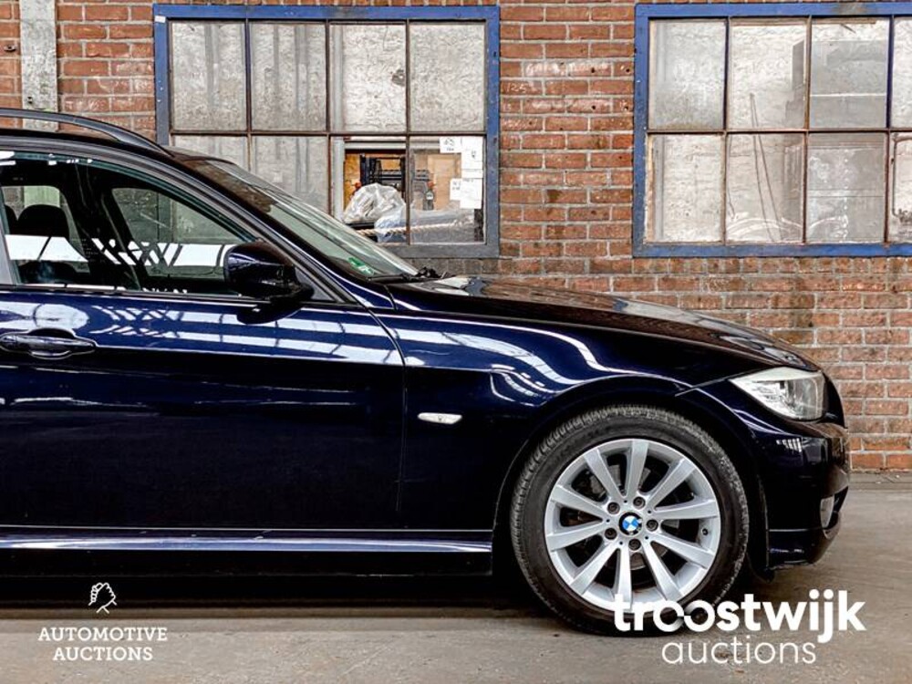 BMW 316i Touring Business Line 3-serie 122pk 2010, 95-KPP-3