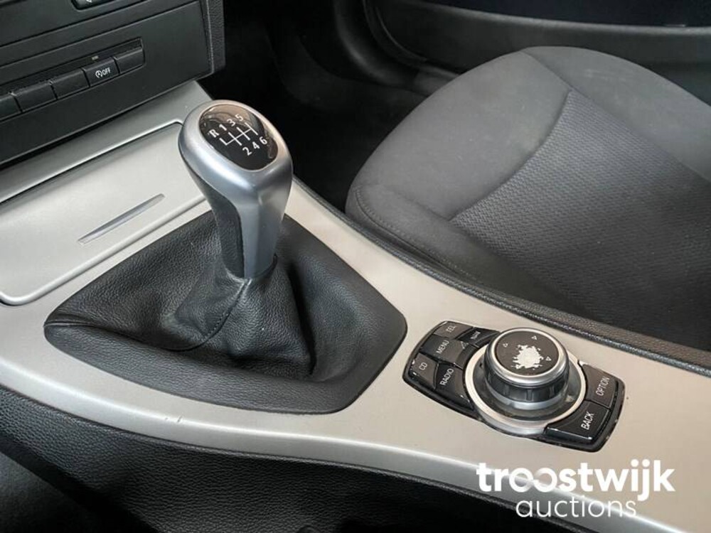 BMW 316i Touring Business Line 3-serie 122pk 2010, 95-KPP-3