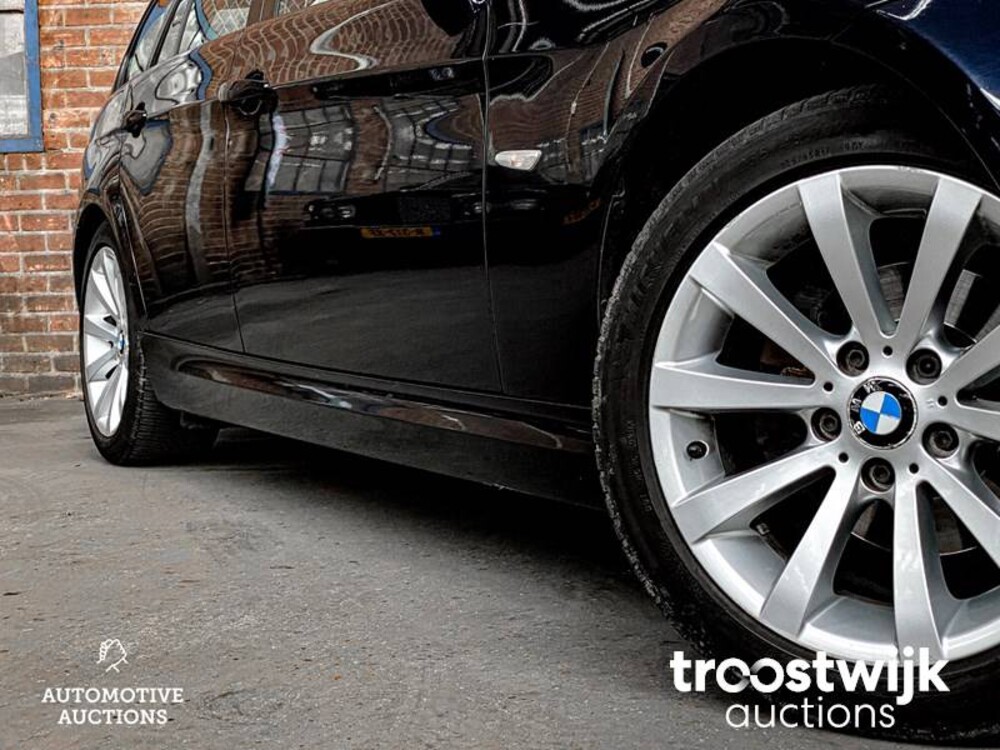 BMW 316i Touring Business Line 3-serie 122pk 2010, 95-KPP-3