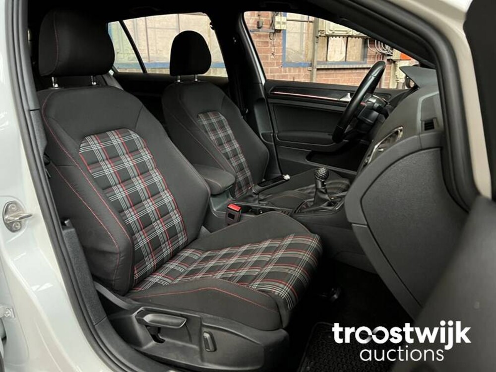 Volkswagen Golf GTI VII S 265pk 2018