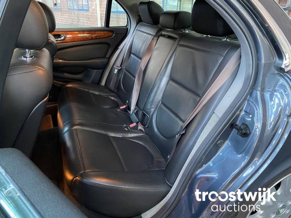 Jaguar XJ 3.5 V8 Executive 258pk 2003 -Orig. NL-, 98-LS-SN