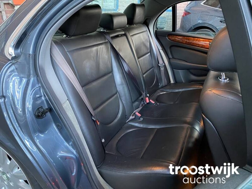 Jaguar XJ 3.5 V8 Executive 258pk 2003 -Orig. NL-, 98-LS-SN