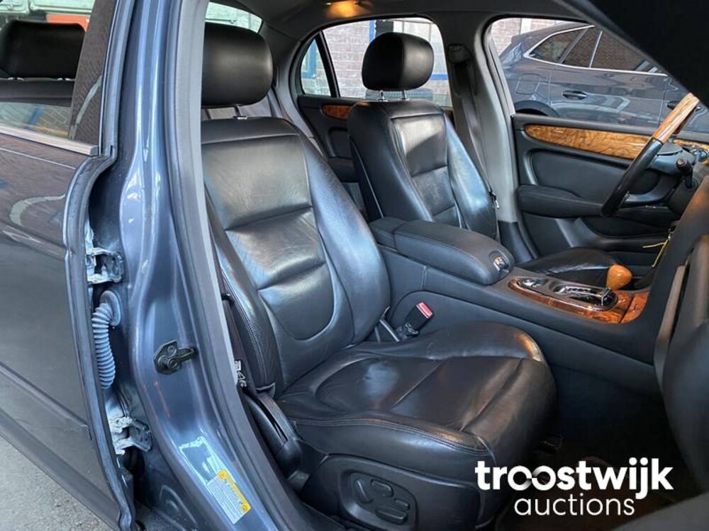 Jaguar XJ 3.5 V8 Executive 258pk 2003 -Orig. NL-, 98-LS-SN