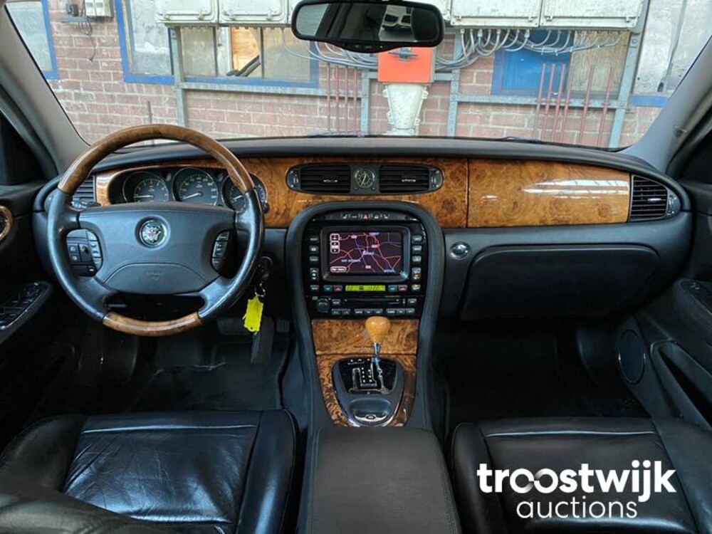Jaguar XJ 3.5 V8 Executive 258pk 2003 -Orig. NL-, 98-LS-SN