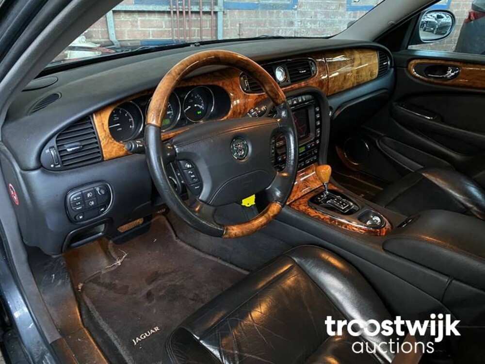 Jaguar XJ 3.5 V8 Executive 258pk 2003 -Orig. NL-, 98-LS-SN