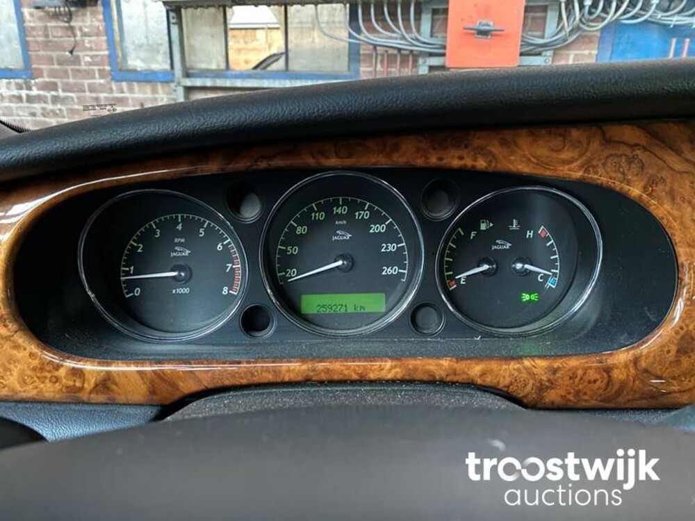 Jaguar XJ 3.5 V8 Executive 258pk 2003 -Orig. NL-, 98-LS-SN
