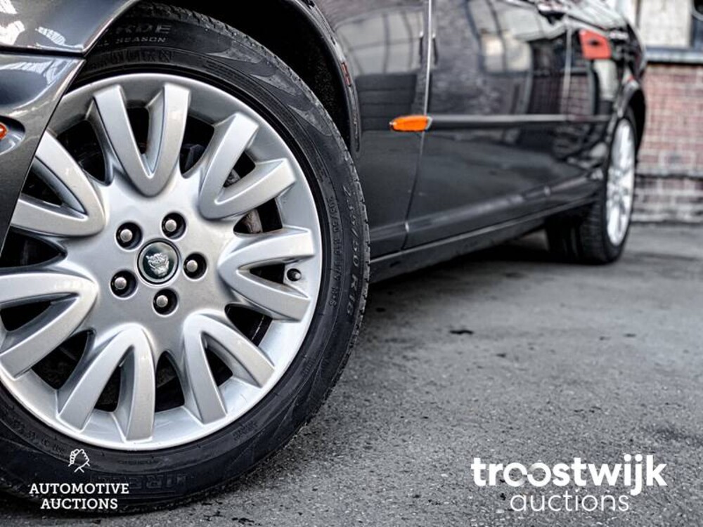 Jaguar XJ 3.5 V8 Executive 258pk 2003 -Orig. NL-, 98-LS-SN