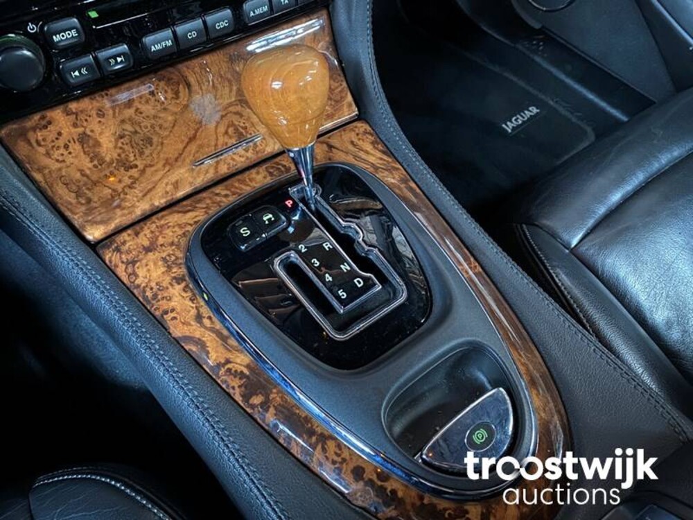 Jaguar XJ 3.5 V8 Executive 258pk 2003 -Orig. NL-, 98-LS-SN
