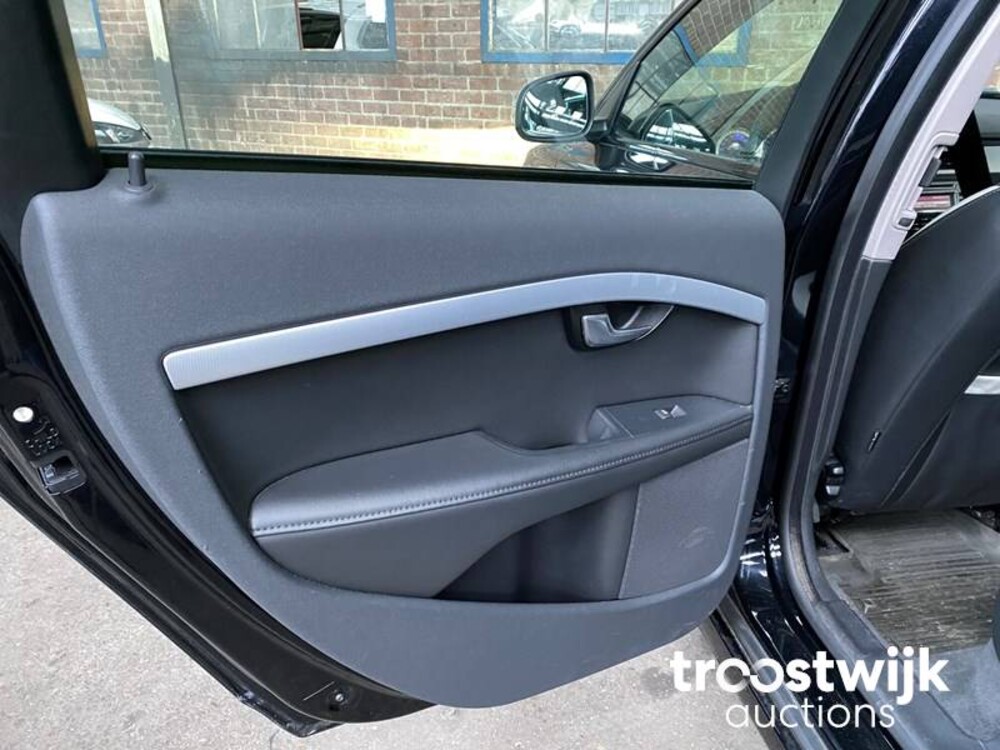 Volvo V70 2.0T R-Edition 203pk 2011 -Orig NL-, 62-PBB-1