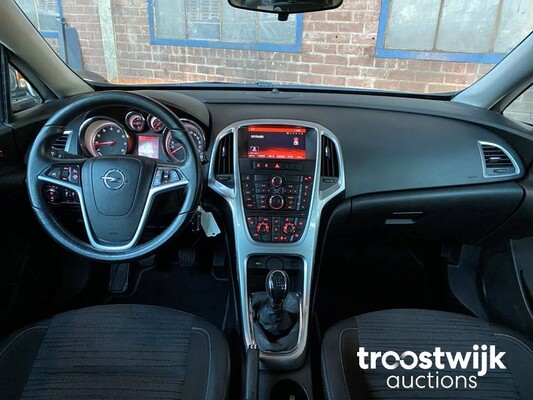 Opel Astra 1.4 Turbo Business Sport+ 2014, SK-794-N