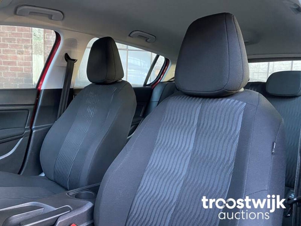 Peugeot 308 1.2 PureTech Access 110pk 2018, RF-126-N