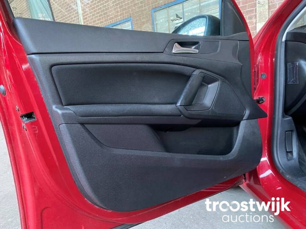 Peugeot 308 1.2 PureTech Access 110pk 2018, RF-126-N