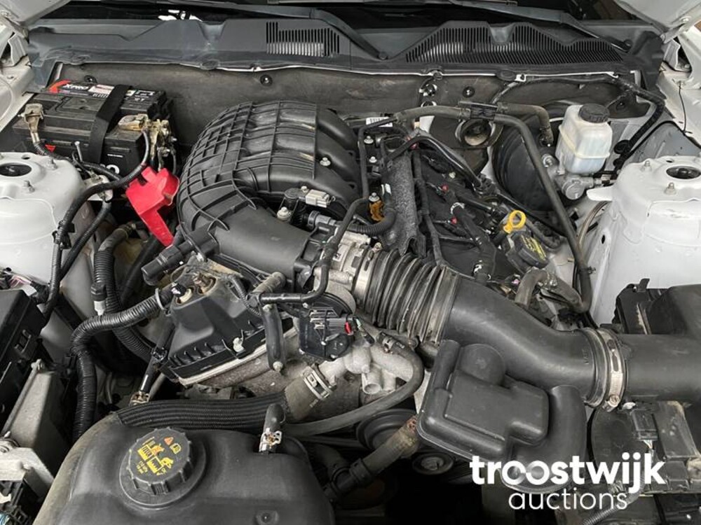 Ford Mustang V6 3.7L 305pk 2013
