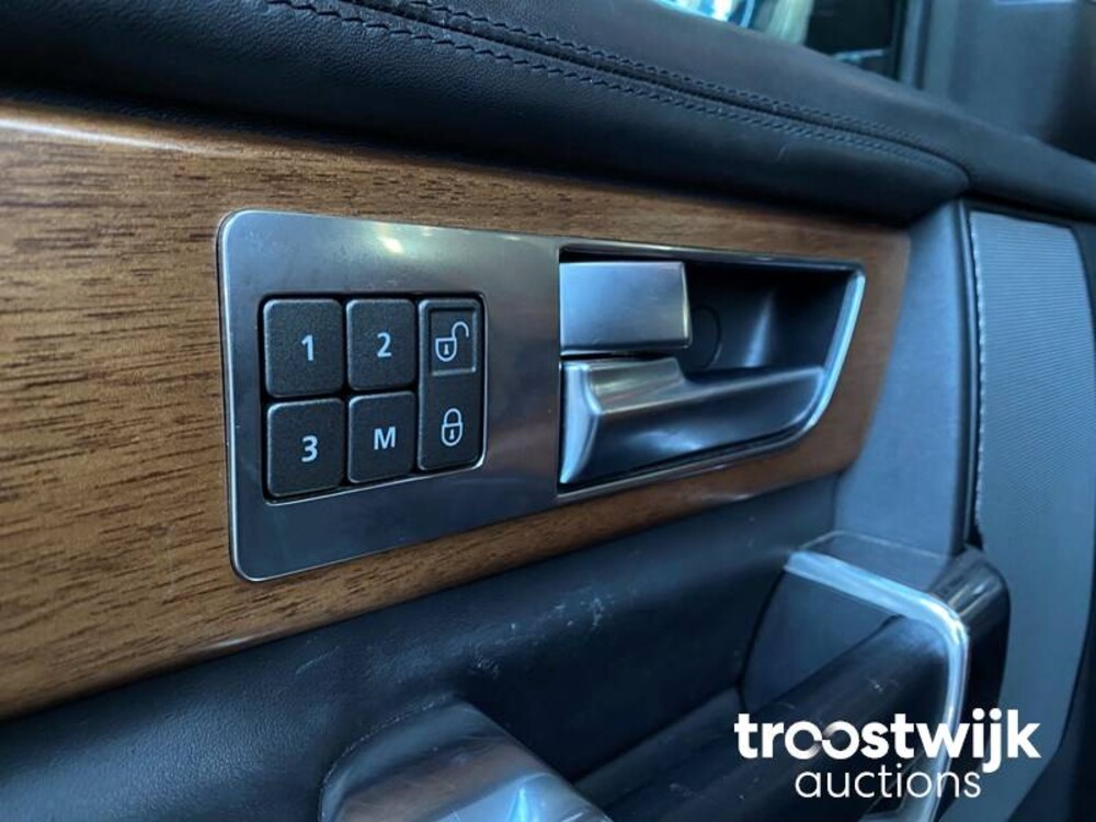 Land Rover Discovery 3.0 SDV6 HSE Luxury 256pk 2016 -Orig. NL-, VZ-618-T