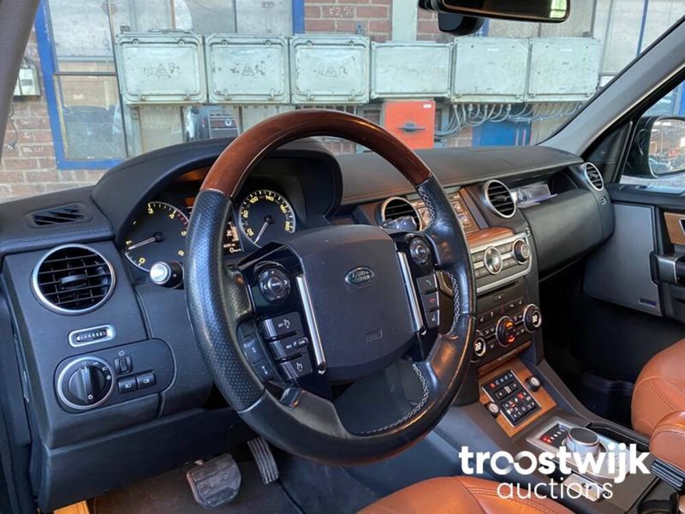 Land Rover Discovery 3.0 SDV6 HSE Luxury 256pk 2016 -Orig. NL-, VZ-618-T