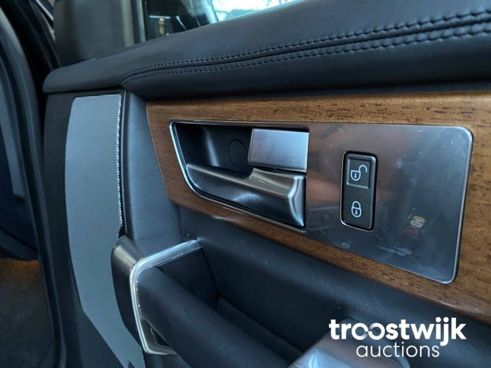 Land Rover Discovery 3.0 SDV6 HSE Luxury 256pk 2016 -Orig. NL-, VZ-618-T