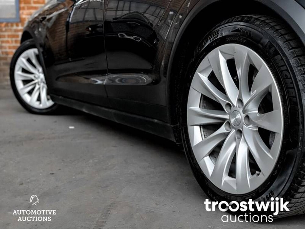 Tesla Model X 90D Base 420pk 2017