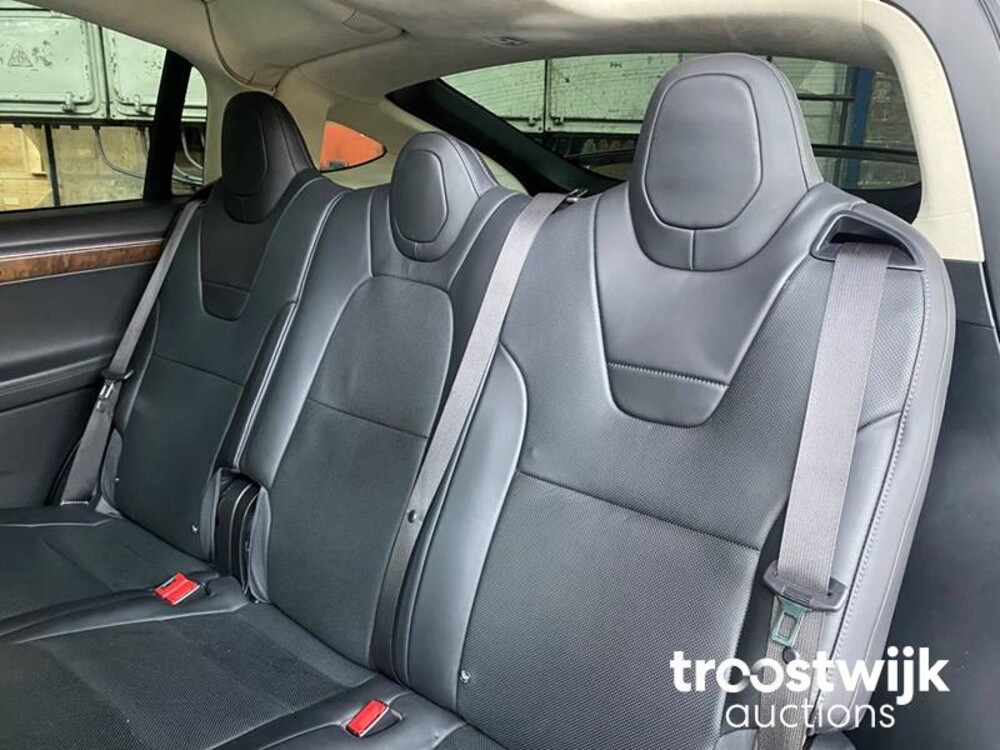 Tesla Model X 90D Base 420pk 2017