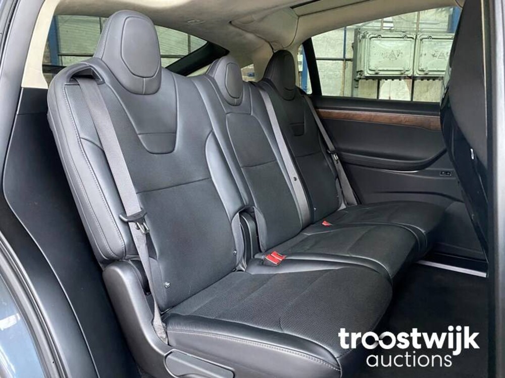 Tesla Model X 90D Base 420pk 2017