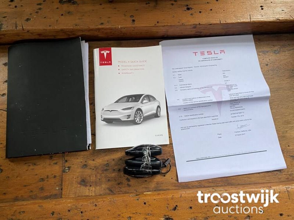 Tesla Model X 90D Base 420pk 2017