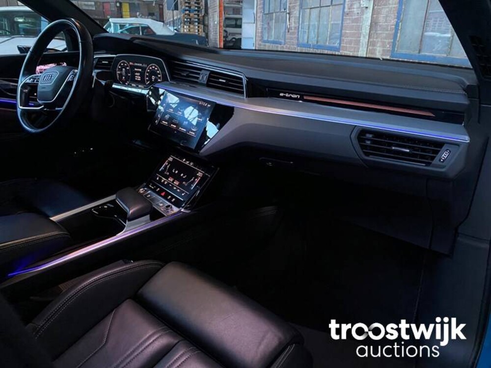 Audi e-tron EDITION ONE 55 Quattro Advanced 95 kWh 215pk 2018 -Orig NL-, XH-842-D
