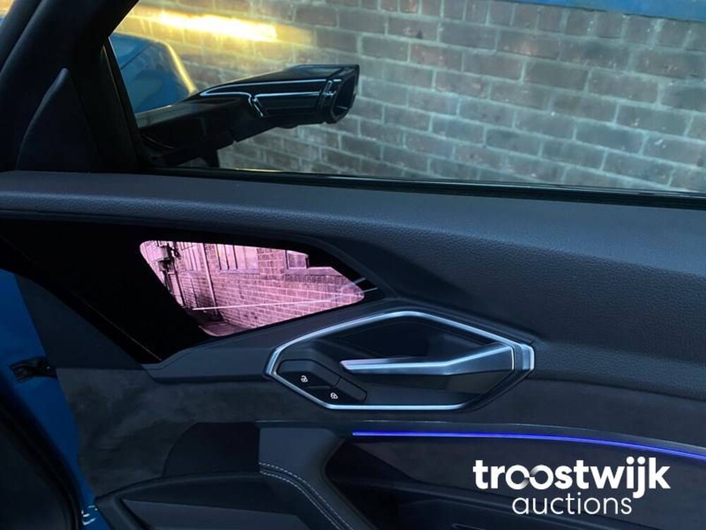 Audi e-tron EDITION ONE 55 Quattro Advanced 95 kWh 215pk 2018 -Orig NL-, XH-842-D