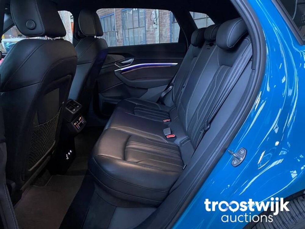 Audi e-tron EDITION ONE 55 Quattro Advanced 95 kWh 215pk 2018 -Orig NL-, XH-842-D