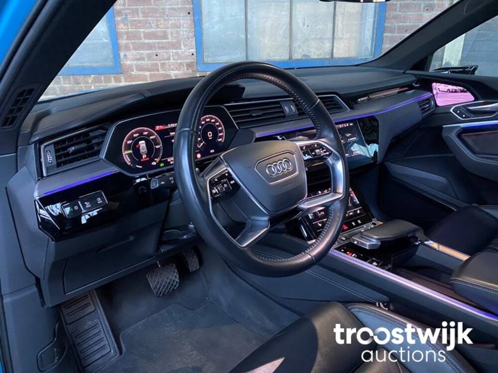 Audi e-tron EDITION ONE 55 Quattro Advanced 95 kWh 215pk 2018 -Orig NL-, XH-842-D