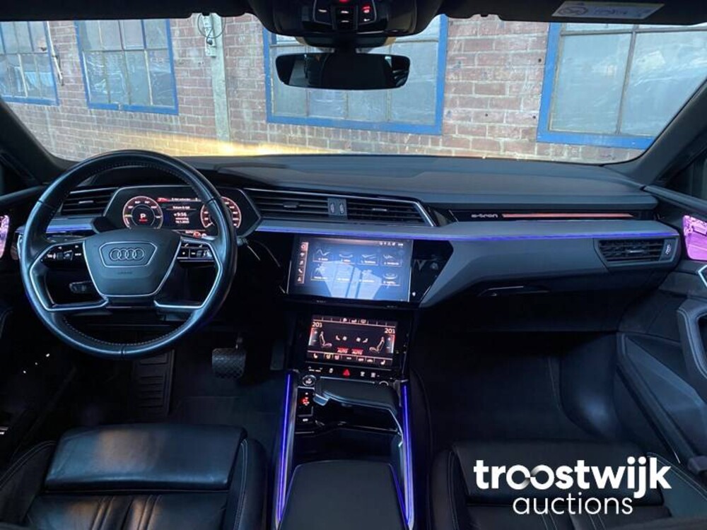 Audi e-tron EDITION ONE 55 Quattro Advanced 95 kWh 215pk 2018 -Orig NL-, XH-842-D