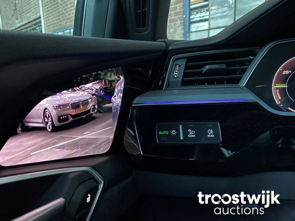 Audi e-tron EDITION ONE 55 Quattro Advanced 95 kWh 215pk 2018 -Orig NL-, XH-842-D