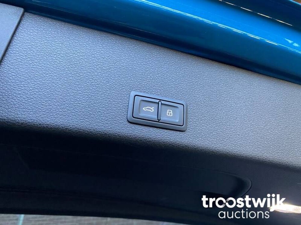 Audi e-tron EDITION ONE 55 Quattro Advanced 95 kWh 215pk 2018 -Orig NL-, XH-842-D