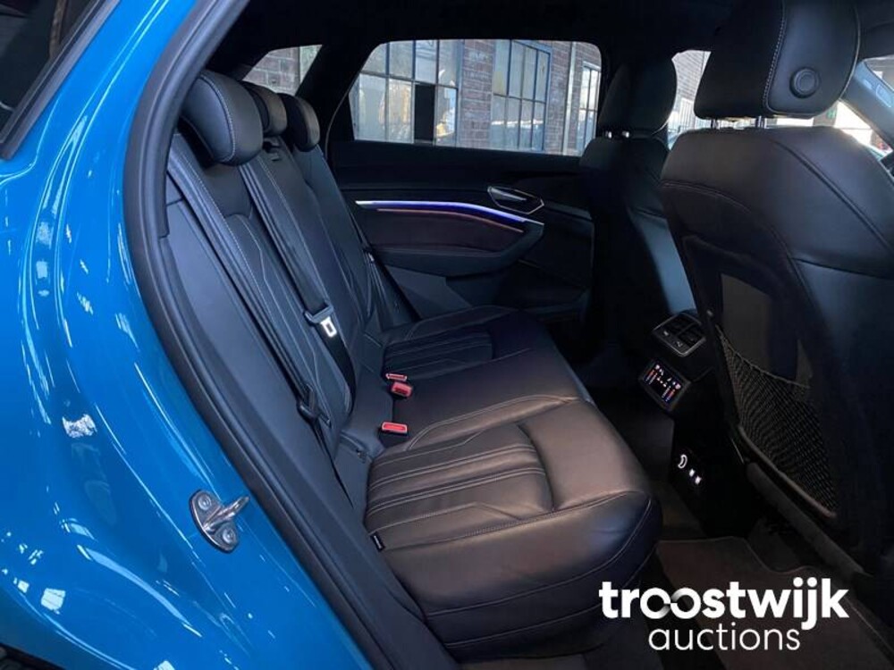 Audi e-tron EDITION ONE 55 Quattro Advanced 95 kWh 215pk 2018 -Orig NL-, XH-842-D