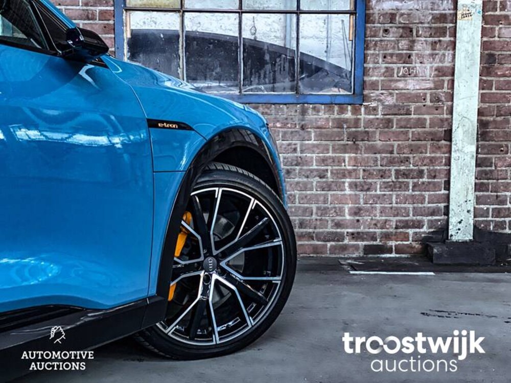 Audi e-tron EDITION ONE 55 Quattro Advanced 95 kWh 215pk 2018 -Orig NL-, XH-842-D