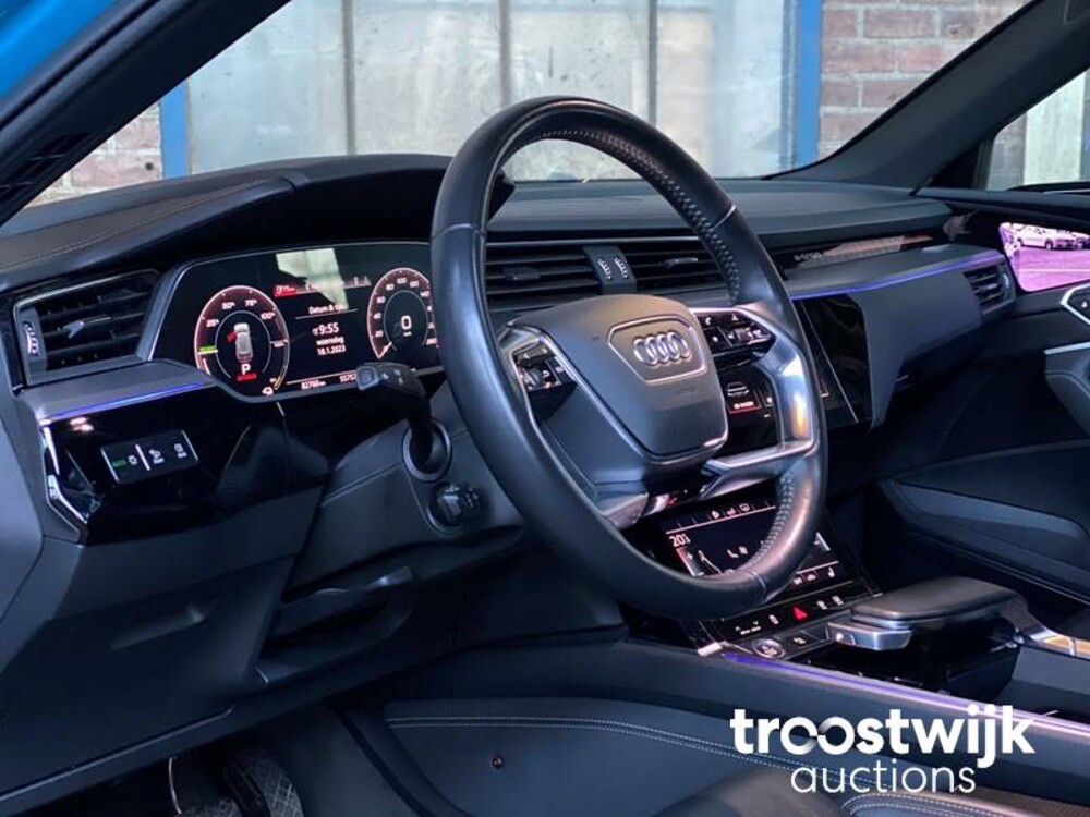Audi e-tron EDITION ONE 55 Quattro Advanced 95 kWh 215pk 2018 -Orig NL-, XH-842-D