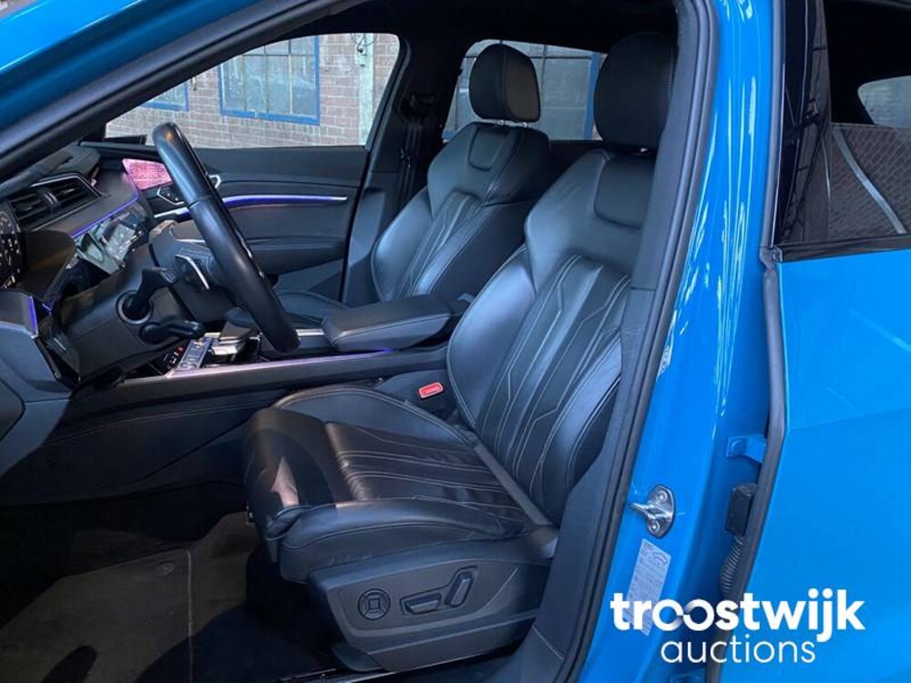 Audi e-tron EDITION ONE 55 Quattro Advanced 95 kWh 215pk 2018 -Orig NL-, XH-842-D