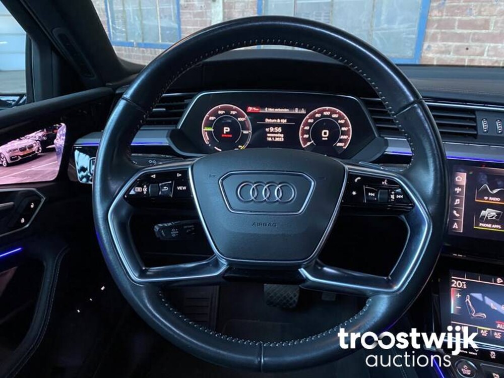 Audi e-tron EDITION ONE 55 Quattro Advanced 95 kWh 215pk 2018 -Orig NL-, XH-842-D
