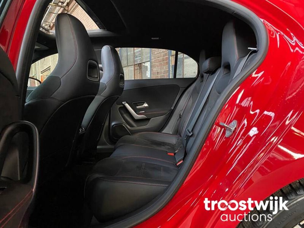 Mercedes-Benz A180 Business Solution AMG Night Upgrade A-Klasse 136pk 2019, XS-253-H