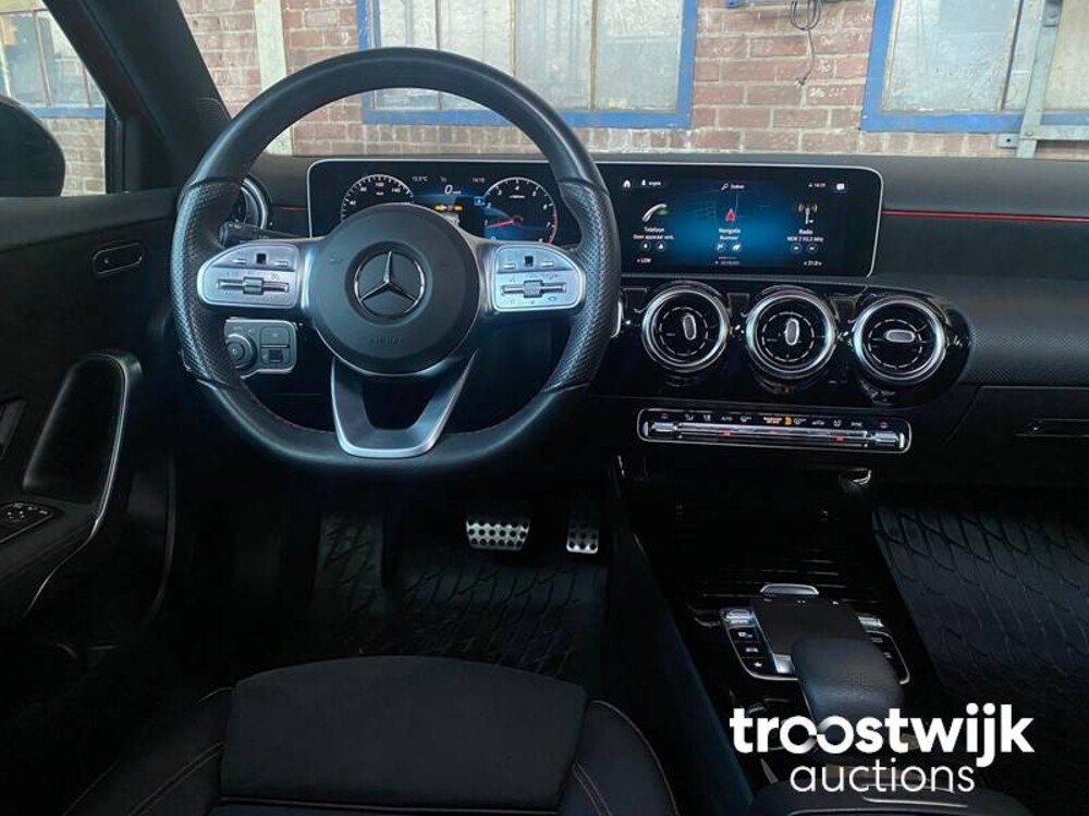 Mercedes-Benz A180 Business Solution AMG Night Upgrade A-Klasse 136pk 2019, XS-253-H