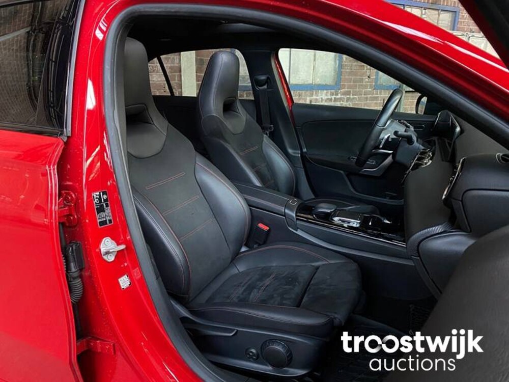 Mercedes-Benz A180 Business Solution AMG Night Upgrade A-Klasse 136pk 2019, XS-253-H