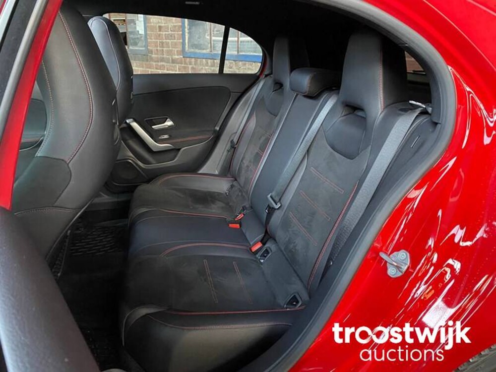 Mercedes-Benz A180 Business Solution AMG Night Upgrade A-Klasse 136pk 2019, XS-253-H