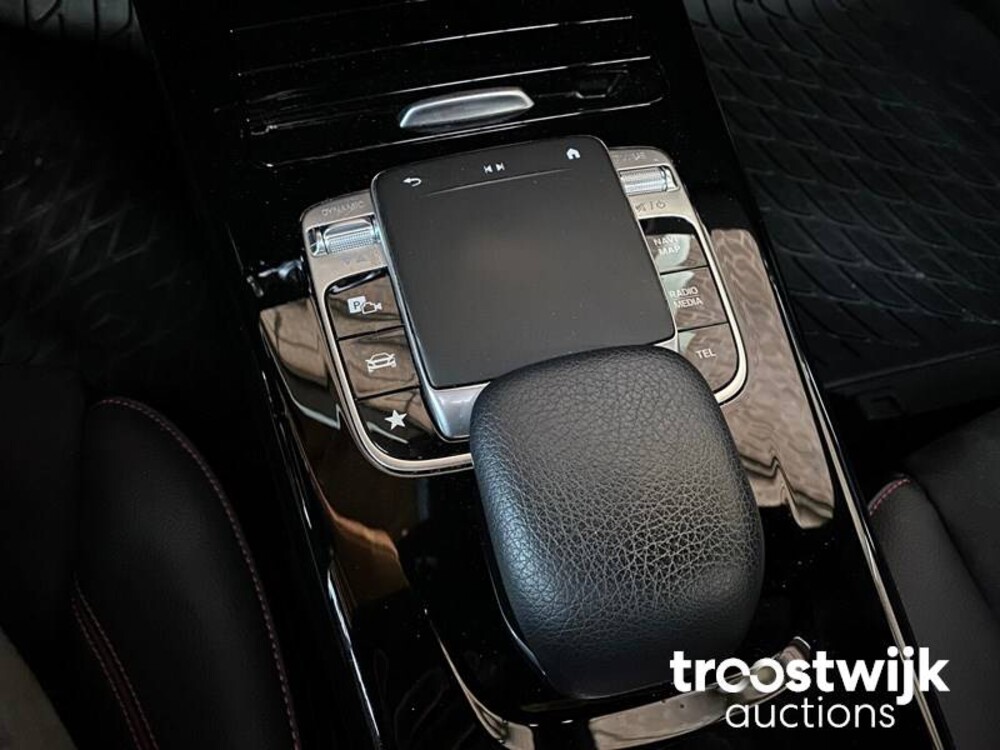 Mercedes-Benz A180 Business Solution AMG Night Upgrade A-Klasse 136pk 2019, XS-253-H