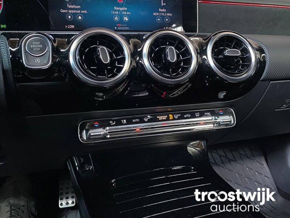 Mercedes-Benz A180 Business Solution AMG Night Upgrade A-Klasse 136pk 2019, XS-253-H