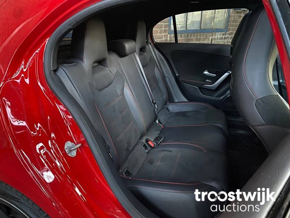 Mercedes-Benz A180 Business Solution AMG Night Upgrade A-Klasse 136pk 2019, XS-253-H